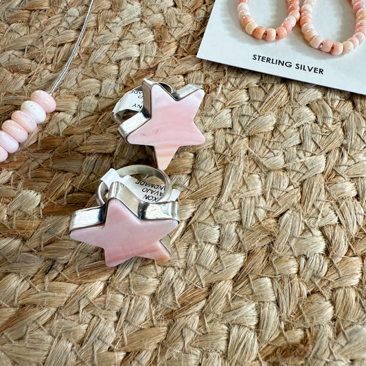 Star pink conch adjustable ring