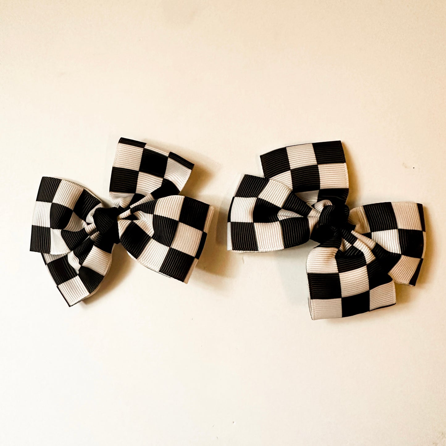 Checkered Piggie Clips