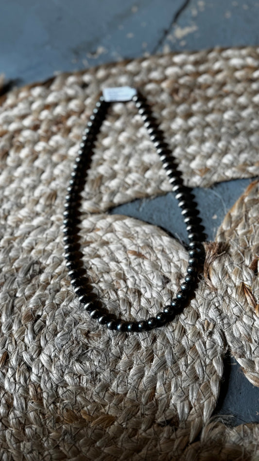 Navajo Pearl 16" necklace