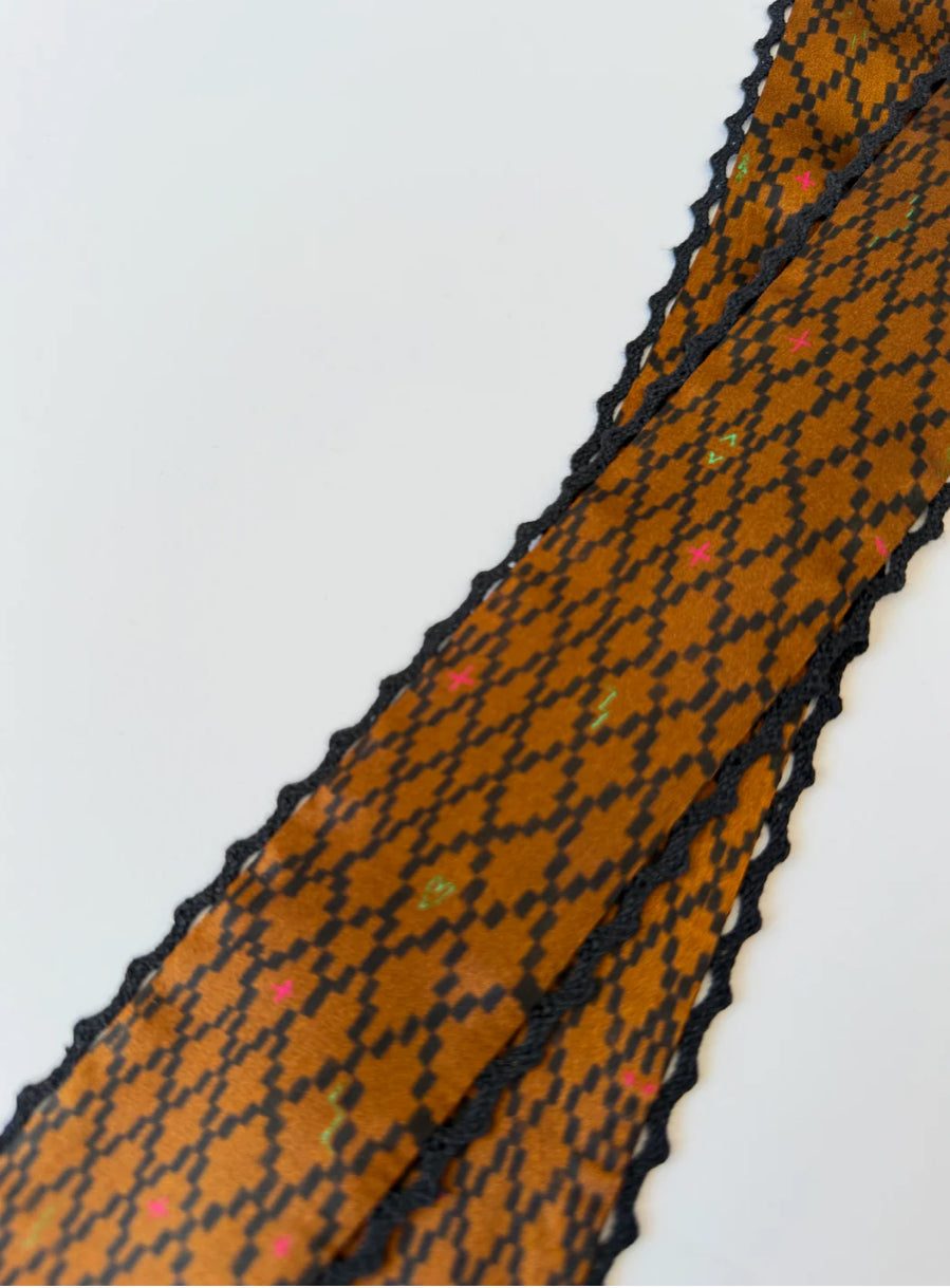 Shape Wrangler Twilly by Allie Falcon