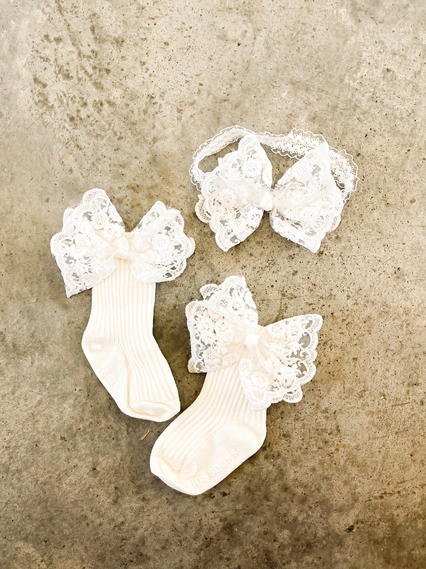 Off White Lace Bow and Headband Set