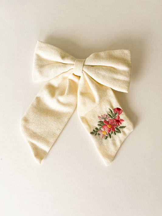 Embroidered off-white bow hair clip