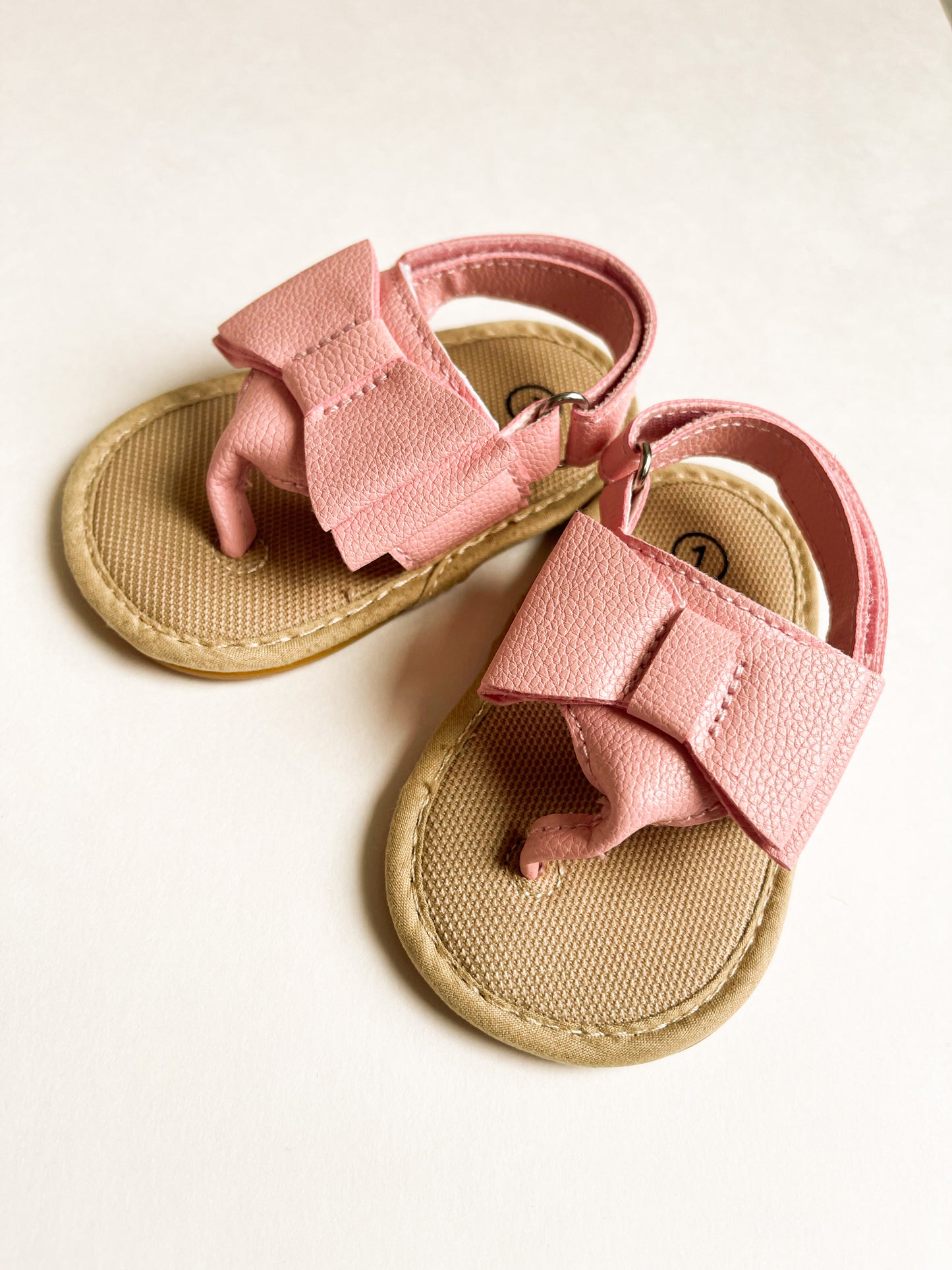 Leather bow sandals